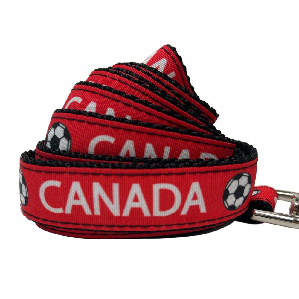 Canadian Soccer 1in Red & White Dog Leash | Collars, Leashes & Harnesses Collars, Leashes & Harnesses Collars, Leashes & Harnesses